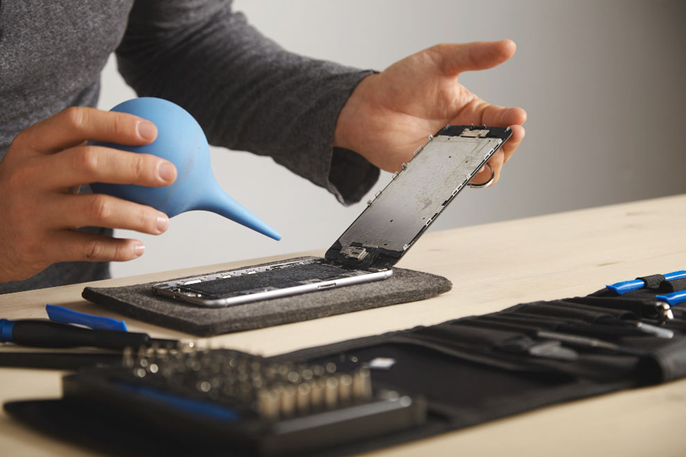 Smartphone water damage repair
